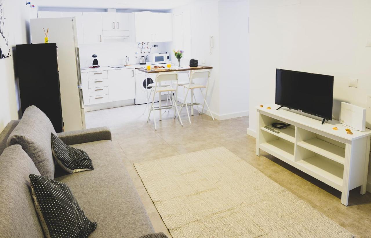 Cdz - Botica, Encantador Apartamento En Pleno Centro Historico Cádiz Buitenkant foto